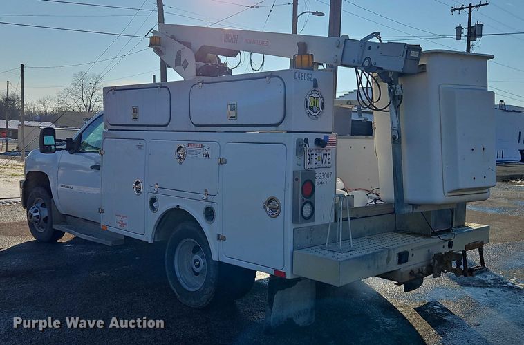 image for item EI8933 2012 Chevrolet Silverado 3500 bucket truck