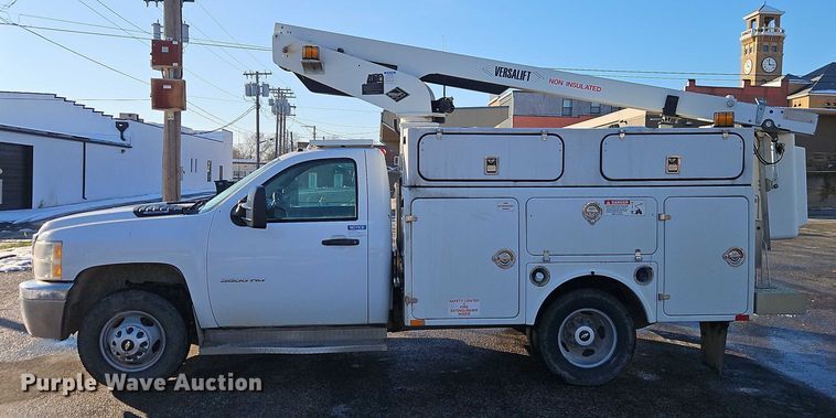 image for item EI8933 2012 Chevrolet Silverado 3500 bucket truck