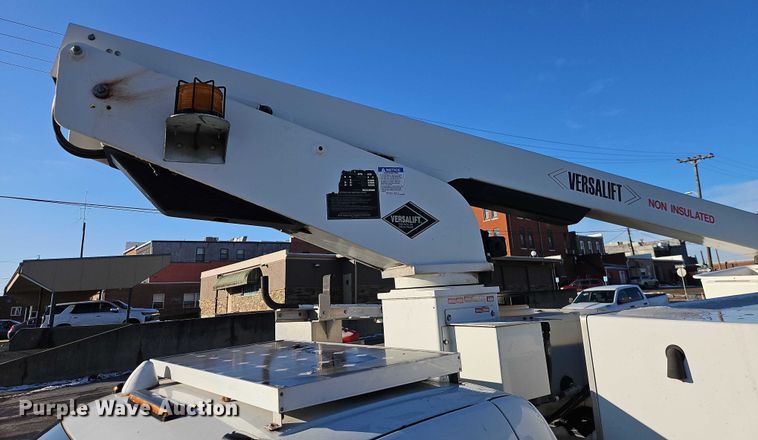 image for item EI8933 2012 Chevrolet Silverado 3500 bucket truck