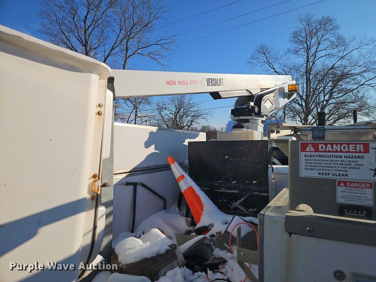 image for item EI8933 2012 Chevrolet Silverado 3500 bucket truck