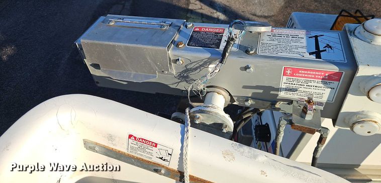 image for item EI8933 2012 Chevrolet Silverado 3500 bucket truck