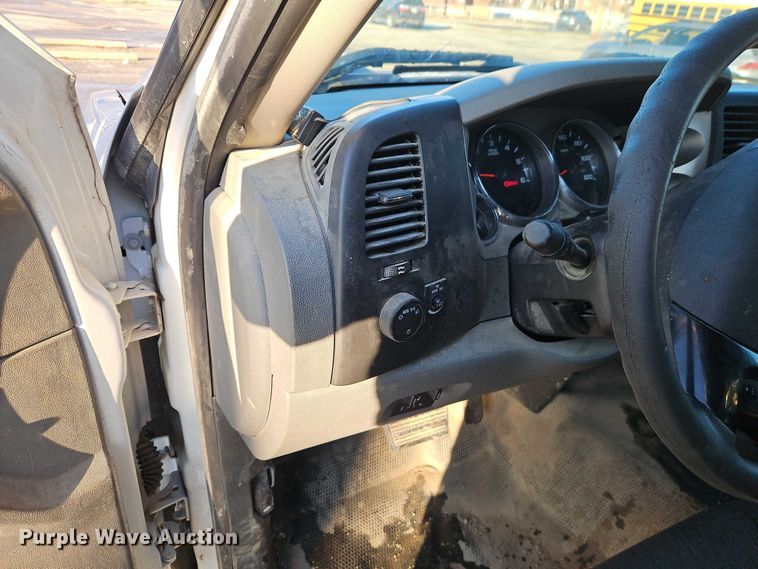 image for item EI8933 2012 Chevrolet Silverado 3500 bucket truck