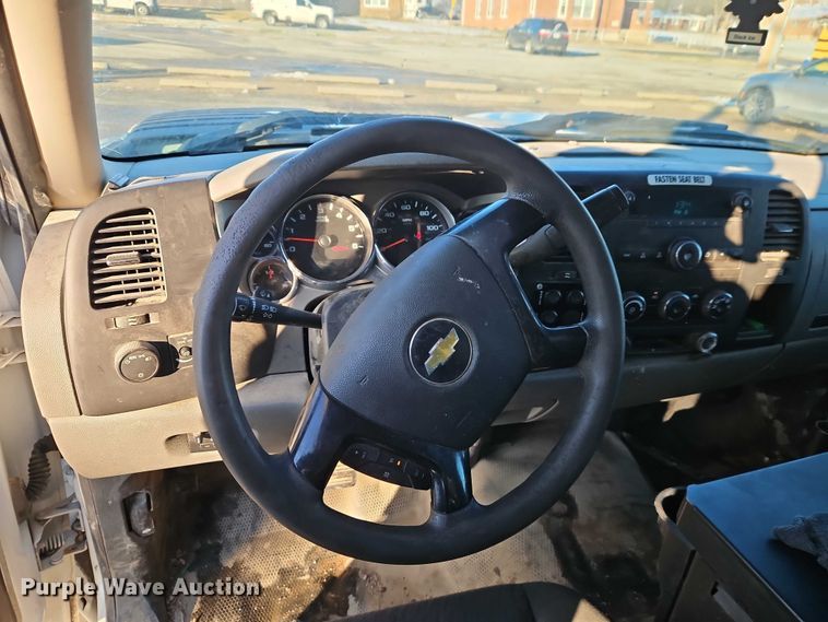 image for item EI8933 2012 Chevrolet Silverado 3500 bucket truck