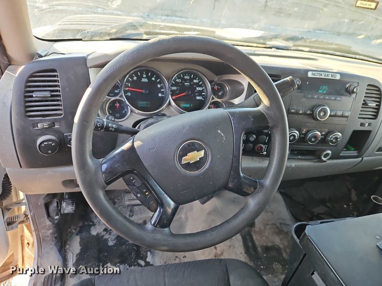 image for item EI8933 2012 Chevrolet Silverado 3500 bucket truck