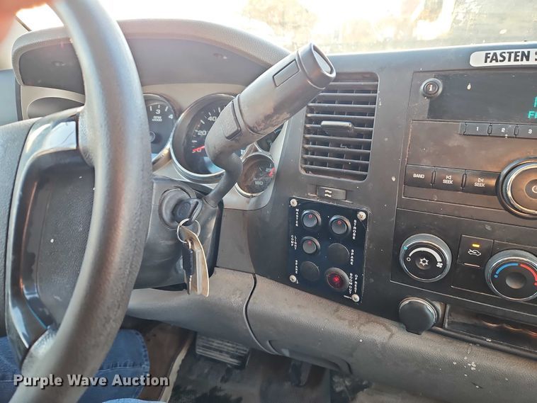 image for item EI8933 2012 Chevrolet Silverado 3500 bucket truck