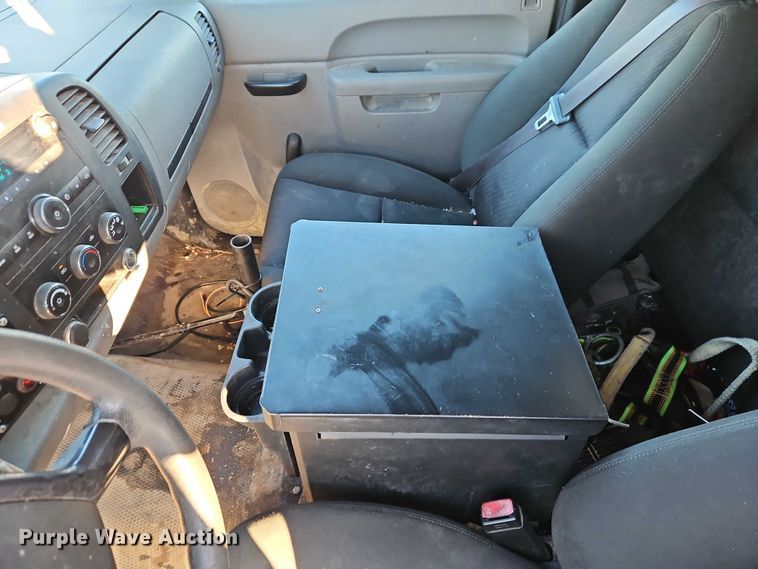 image for item EI8933 2012 Chevrolet Silverado 3500 bucket truck