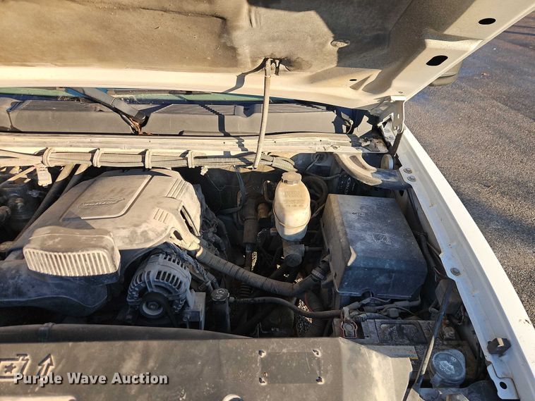 image for item EI8933 2012 Chevrolet Silverado 3500 bucket truck