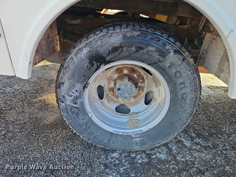 image for item EI8933 2012 Chevrolet Silverado 3500 bucket truck