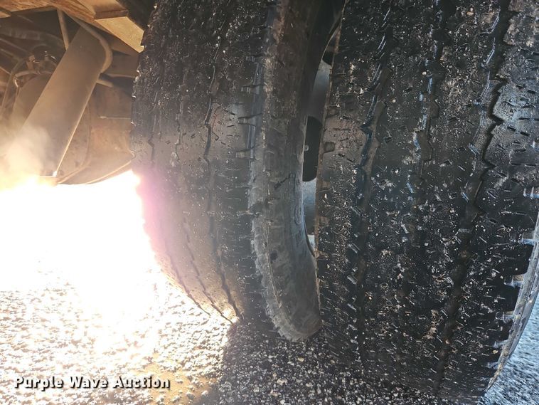 image for item EI8933 2012 Chevrolet Silverado 3500 bucket truck