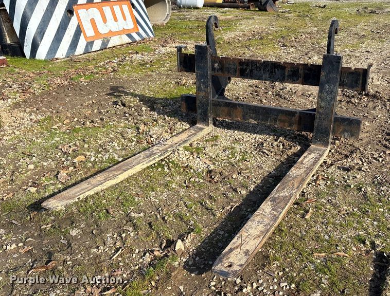 image for item EJ7769 John Deere loader forks