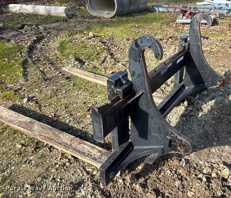 image for item EJ7769 John Deere loader forks