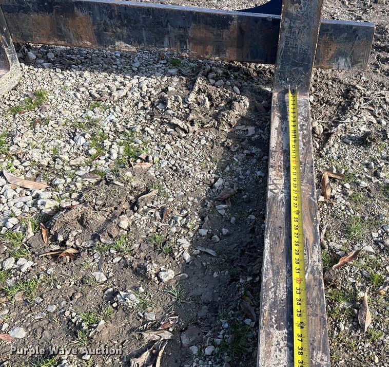 image for item EJ7769 John Deere loader forks