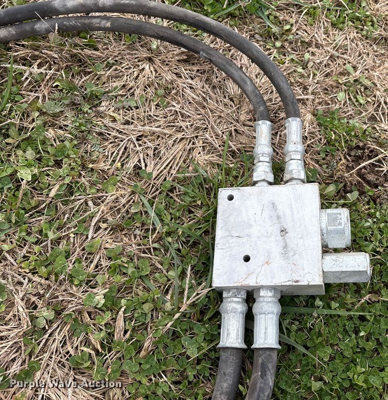 image for item EJ7776 Curb Roller MFG CM4000 curb roller