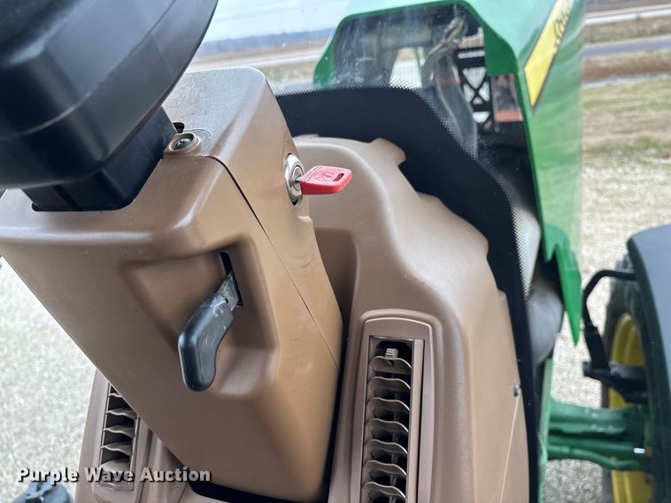 image for item EM0056 2007 John Deere 8330 MFWD tractor