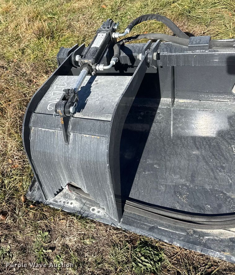 image for item EN0059 2025 Wolverine GB-11-72W skid steer grapple bucket