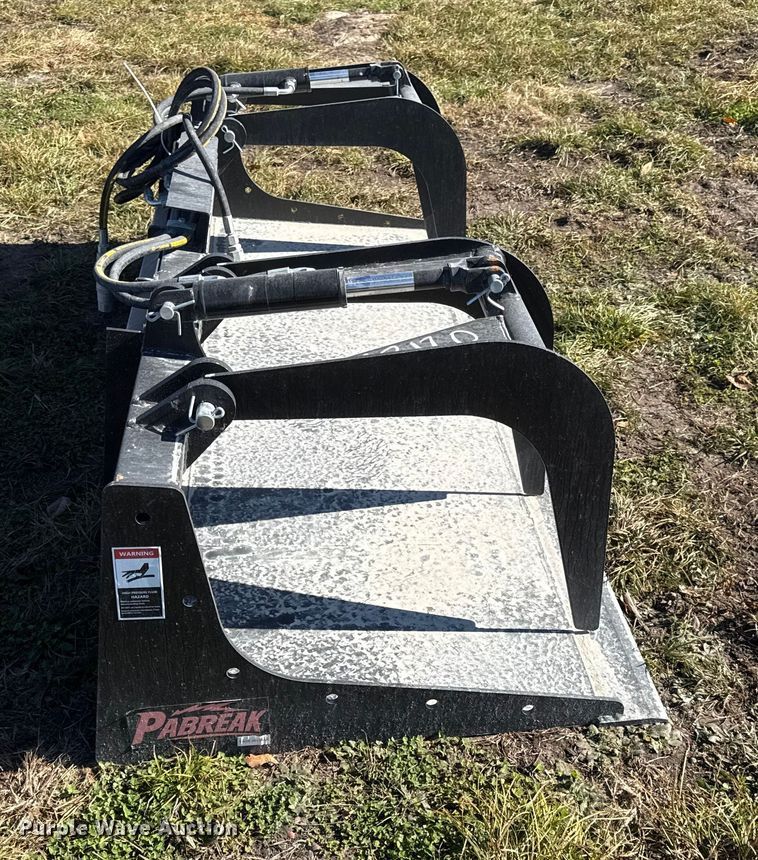 image for item EN0064 Pabreak skid steer grapple bucket