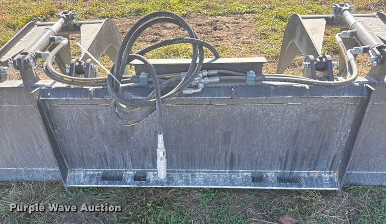 image for item EN0064 Pabreak skid steer grapple bucket