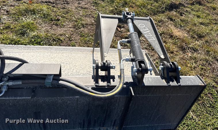 image for item EN0064 Pabreak skid steer grapple bucket