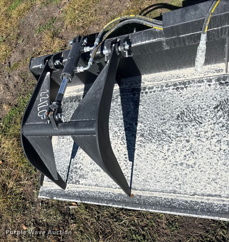 image for item EN0064 Pabreak skid steer grapple bucket