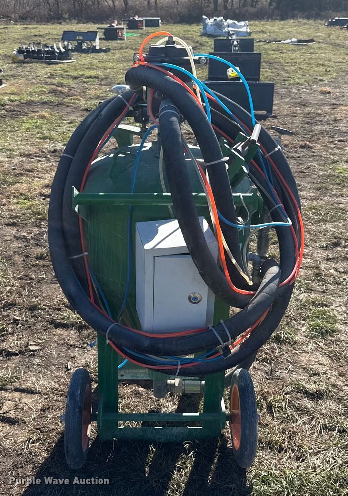 image for item EN0076 Dustless blasting pot