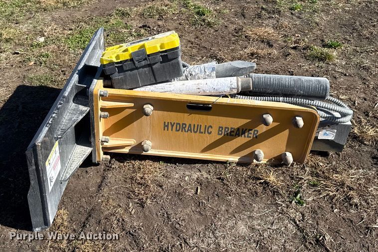 image for item EN0077 2025 Wolverine CB-11-750F skid steer breaker