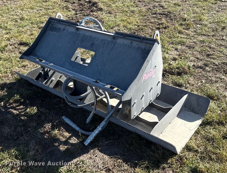 image for item EN0083 Pabreak skid steer plate compactor