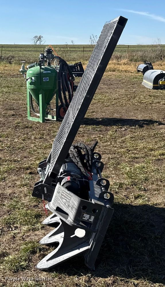 image for item EN0088 LandHonor skid steer winch