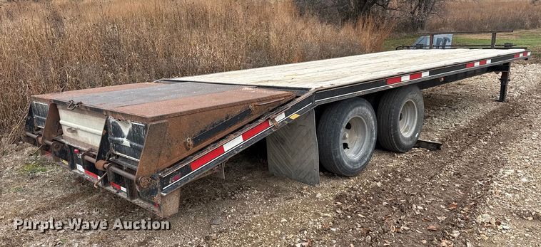 image for item EN0092 2015 Donahue equipment trailer