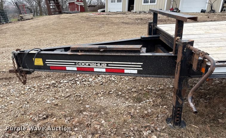image for item EN0092 2015 Donahue equipment trailer