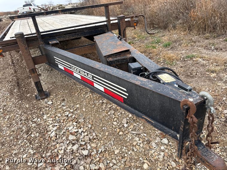 image for item EN0092 2015 Donahue equipment trailer