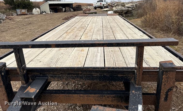 image for item EN0092 2015 Donahue equipment trailer