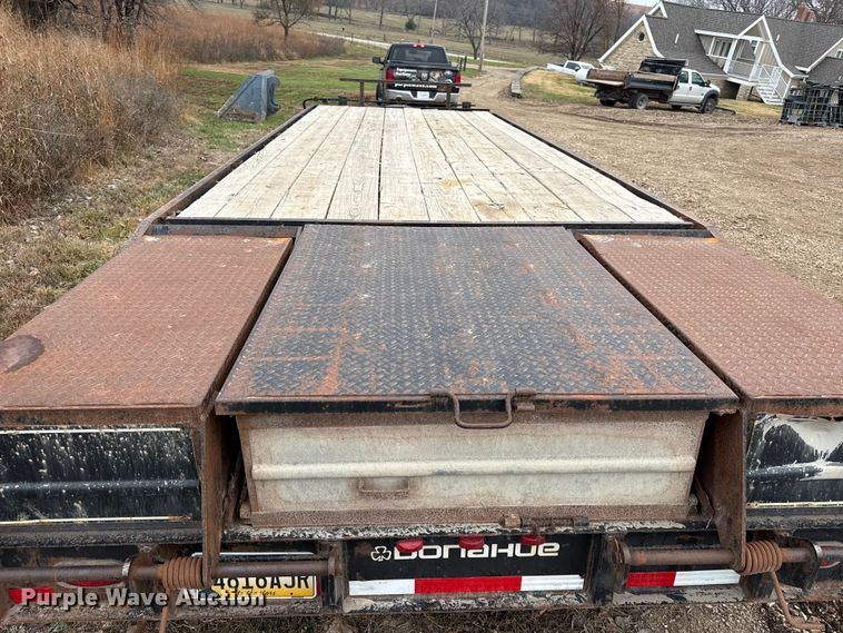 image for item EN0092 2015 Donahue equipment trailer