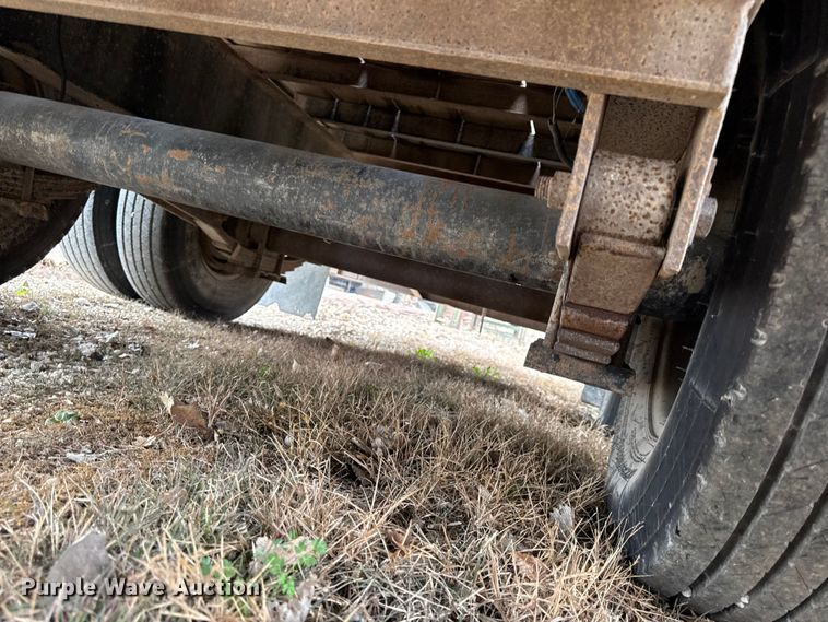 image for item EN0092 2015 Donahue equipment trailer