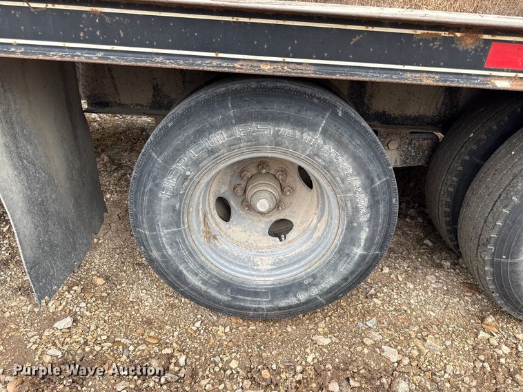 image for item EN0092 2015 Donahue equipment trailer