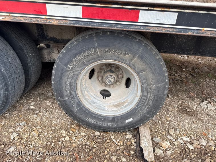 image for item EN0092 2015 Donahue equipment trailer