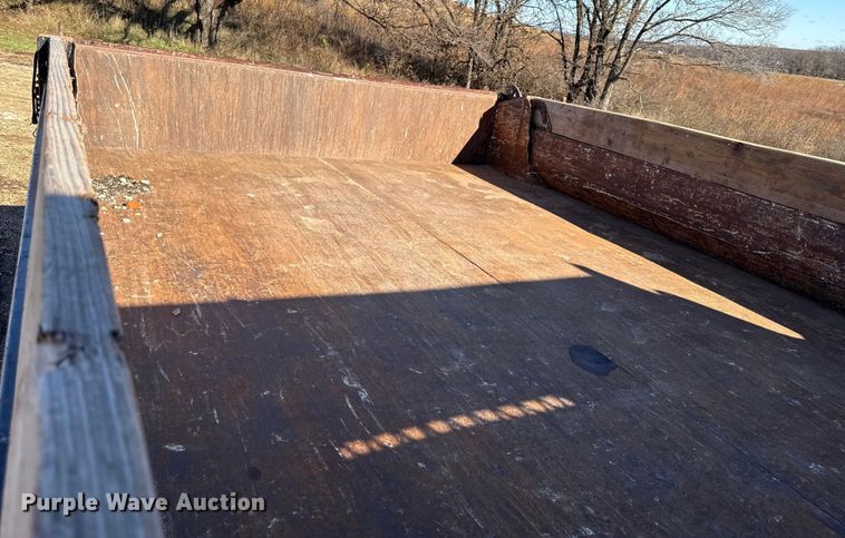 image for item EN0093 2015 Ford F550 Crew Cab dump truck