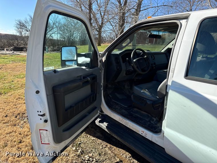 image for item EN0093 2015 Ford F550 Crew Cab dump truck