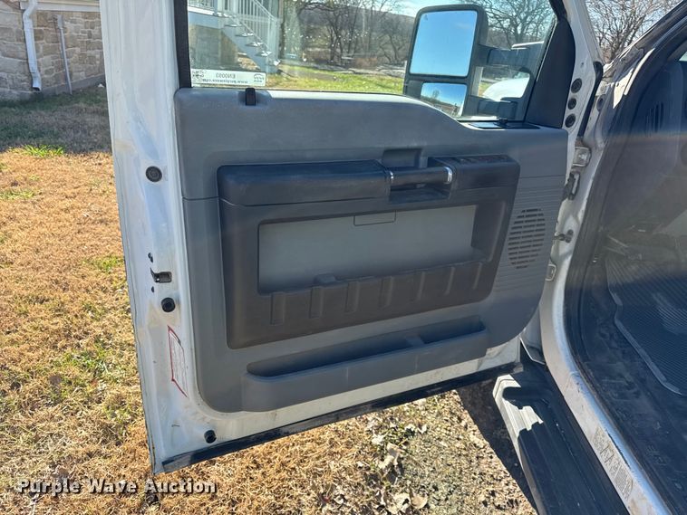 image for item EN0093 2015 Ford F550 Crew Cab dump truck