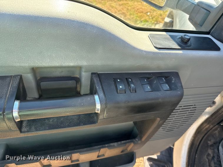 image for item EN0093 2015 Ford F550 Crew Cab dump truck