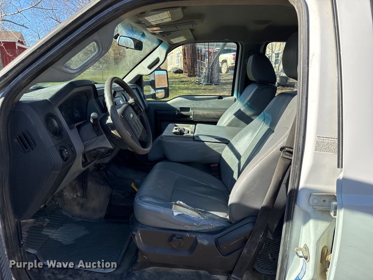 image for item EN0093 2015 Ford F550 Crew Cab dump truck