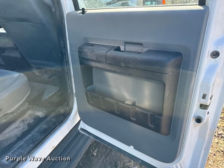 image for item EN0093 2015 Ford F550 Crew Cab dump truck