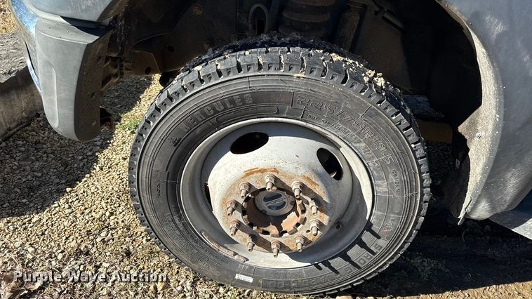 image for item EN0093 2015 Ford F550 Crew Cab dump truck