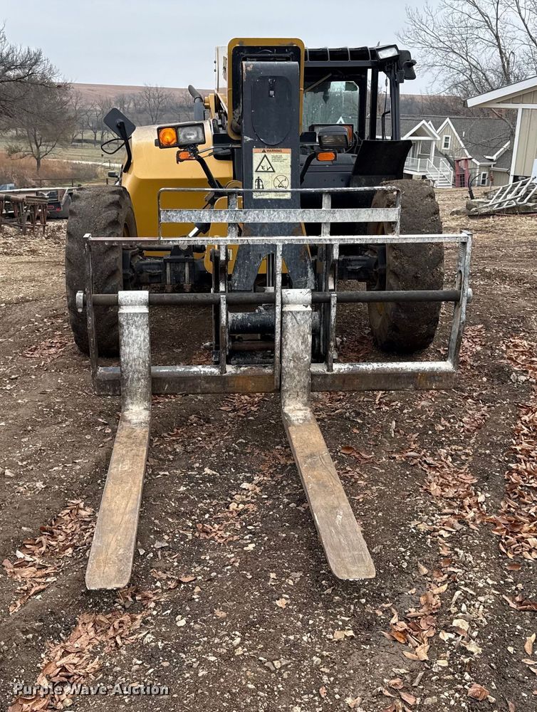 MANIPULADOR 2015 CATERPILLAR