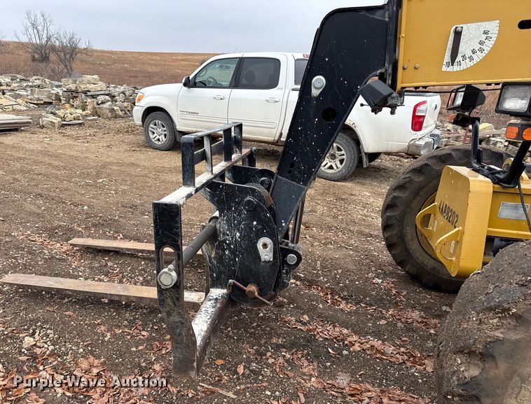 image for item EN0101 2015 Caterpillar TL642C telehandler