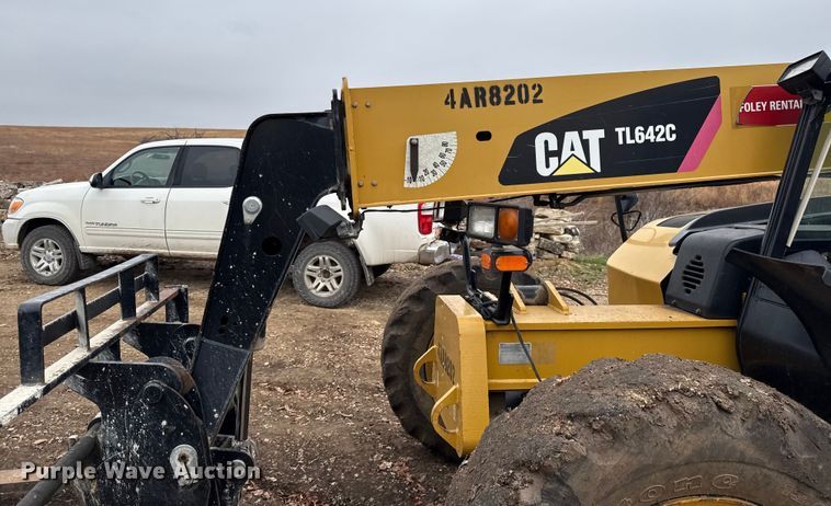 image for item EN0101 2015 Caterpillar TL642C telehandler