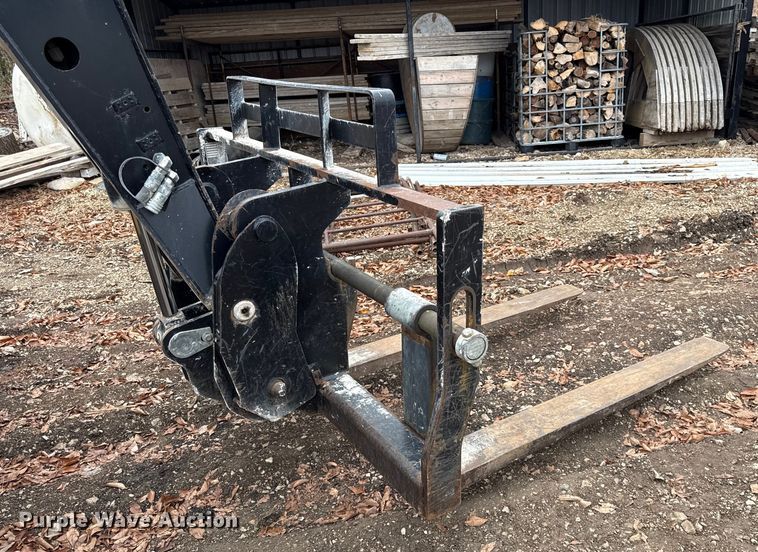 image for item EN0101 2015 Caterpillar TL642C telehandler