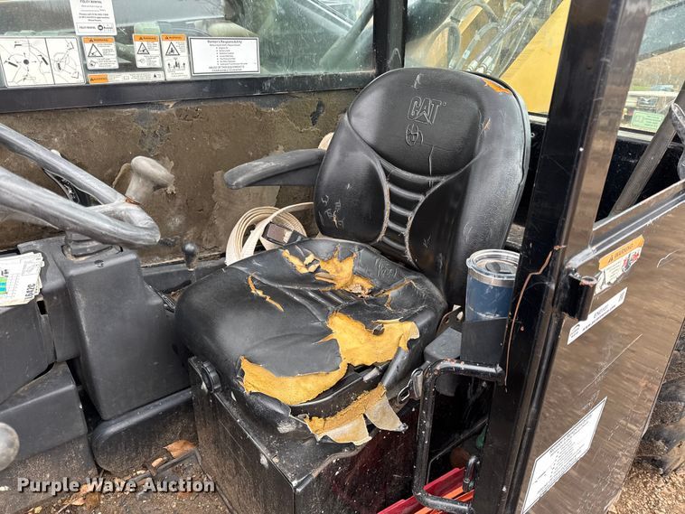 image for item EN0101 2015 Caterpillar TL642C telehandler