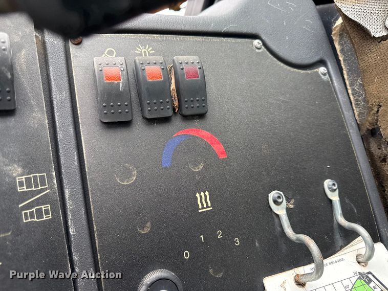 image for item EN0101 2015 Caterpillar TL642C telehandler