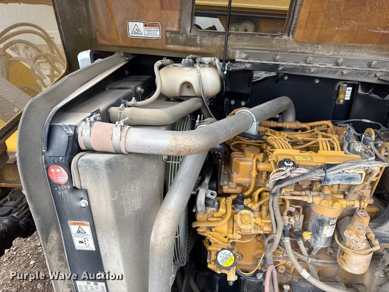 image for item EN0101 2015 Caterpillar TL642C telehandler