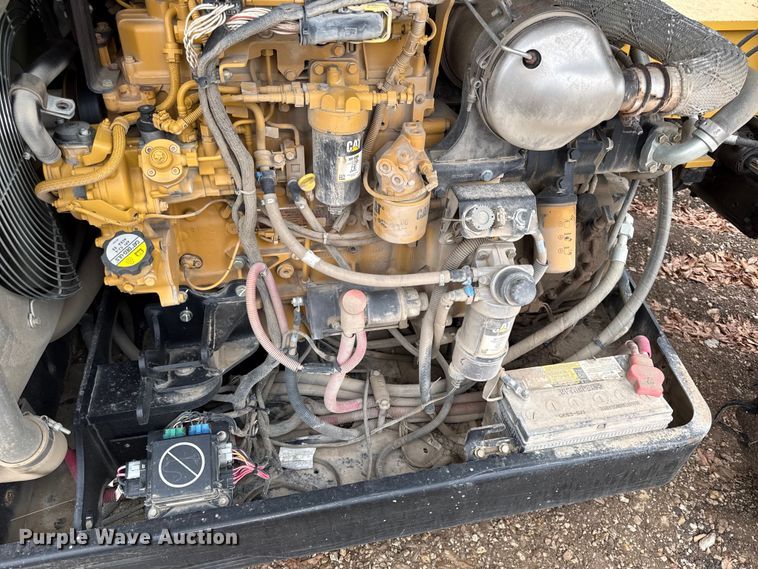 image for item EN0101 2015 Caterpillar TL642C telehandler